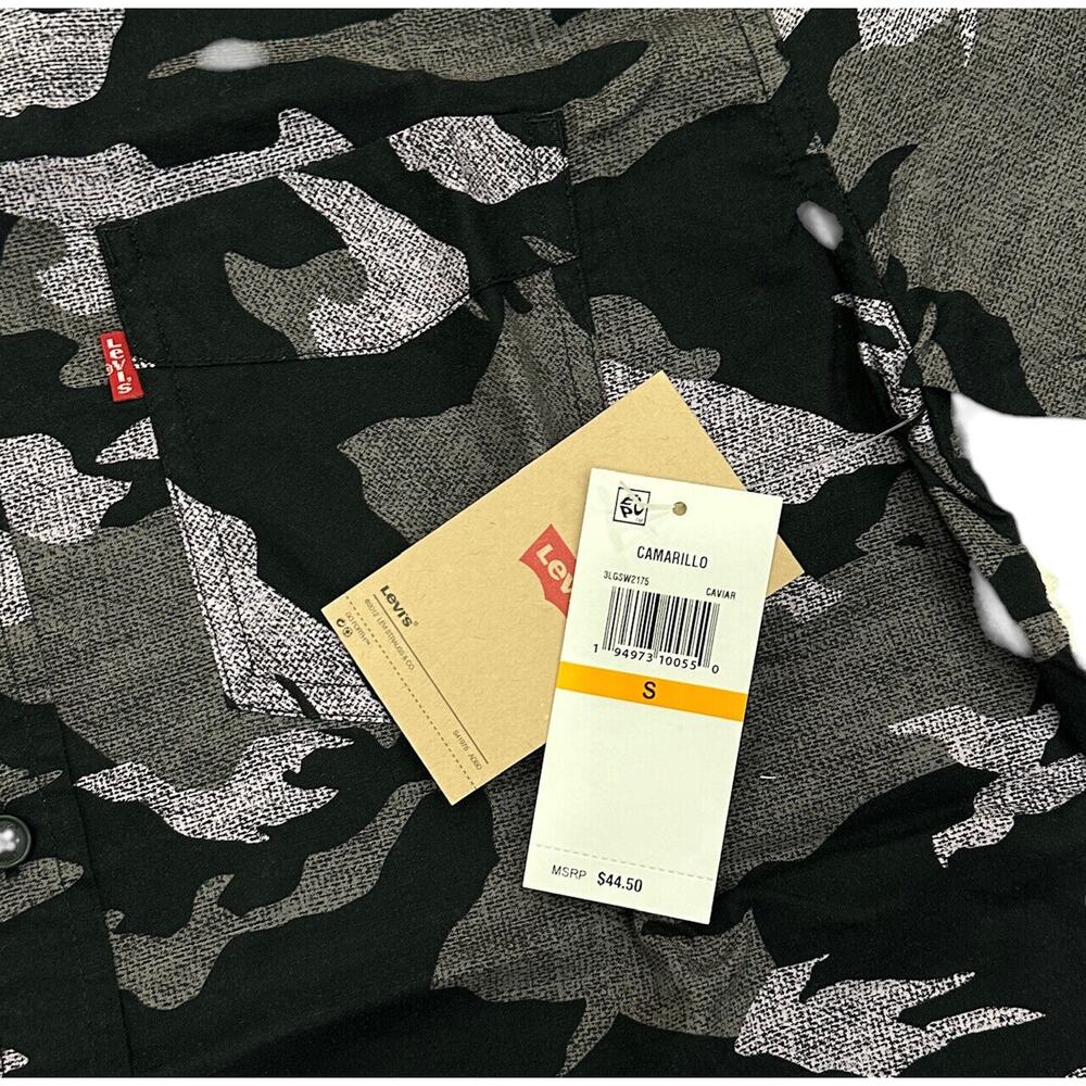 Levi's Men's Camarillo Black Purple Camo Short Sleeve Button Up Shirt in Small - Picture 3 of 3